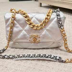 Chanel 19 Flap Bag Lambskin Silver Large